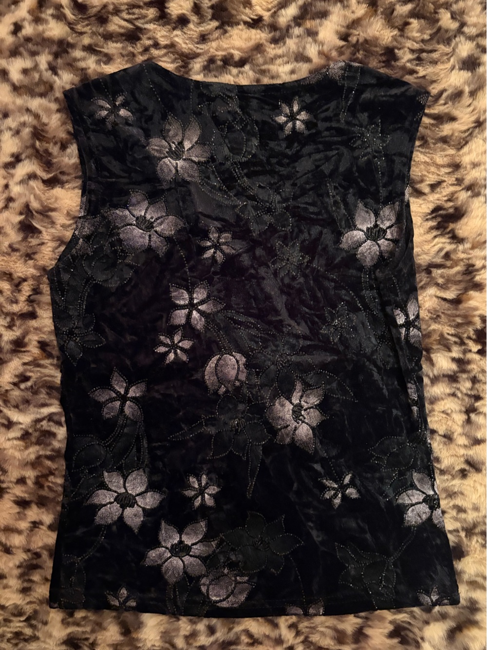 velour blouse with shimmery floral details - Picture 2 of 2
